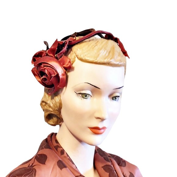 1950s Vintage Brown Velvet Cocktail Dinner Hat With a Large Satin Side Rose - Picture 1 of 6
